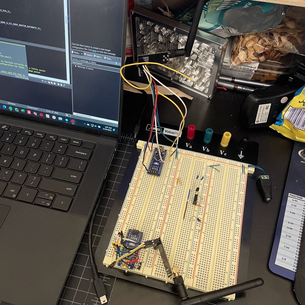 Here we can see two Arduino nanos communicating using the nrf24l01 modules.